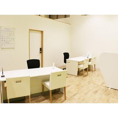 保険見直し本舗 アクロスプラザ古島駅前店 相談スペース