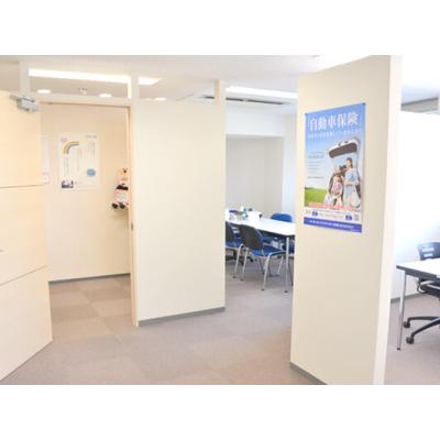 保険見直し本舗 池袋店 店内